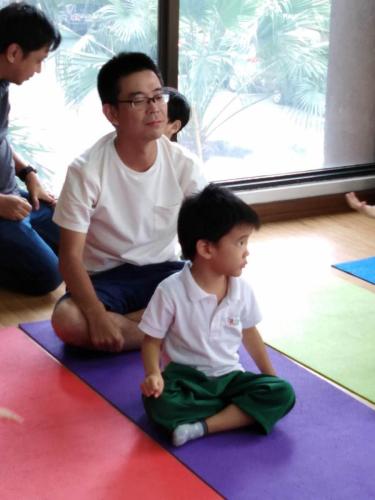 Daddy-and-Me-Yoga-2019-4